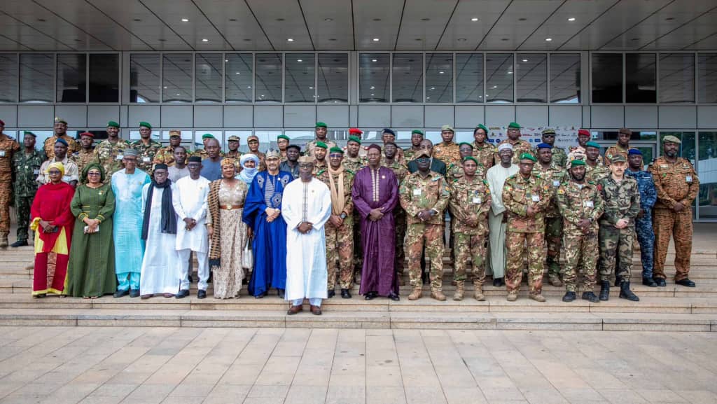 Gouvernance et Sécurité : Le Conseil national de Transition accueille la 5ème promotion de l’École de Guerre du Mali