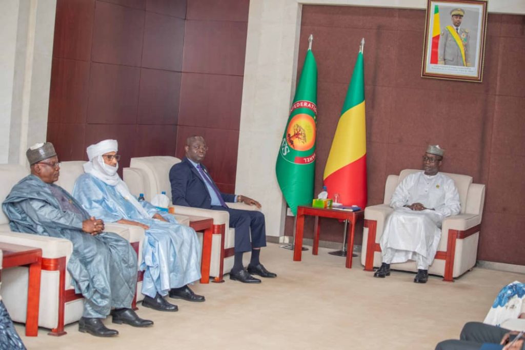 Carnet d’audiences: Le Président du Conseil national de Transition, l’Honorable Malick Diaw, reçoit le Président par intér…